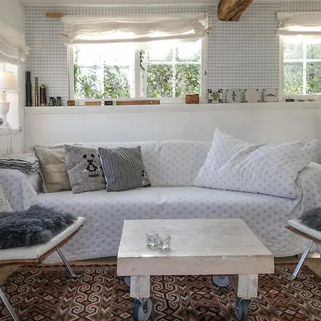 Feriehus Awesome In With 2 Bedrooms And Wifi *