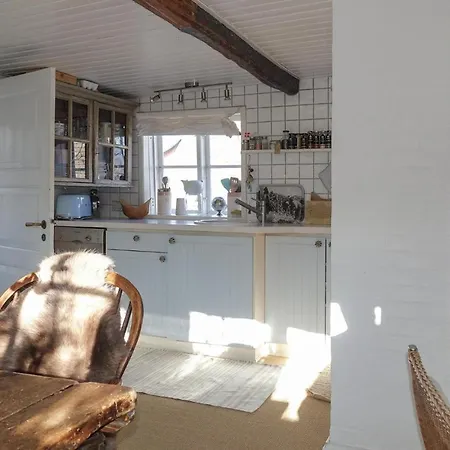 Awesome In With 2 Bedrooms And Wifi Feriehus Svaneke