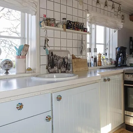 Awesome In With 2 Bedrooms And Wifi Feriehus *