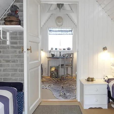 Awesome In With 2 Bedrooms And Wifi *